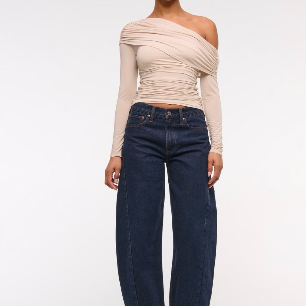 Abercrombie (size 25) the barrel jeans (Brandnew)